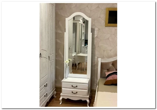 Зеркало напольное Авиньон из массива бука  заказать по цене 40 824 руб. в Перми